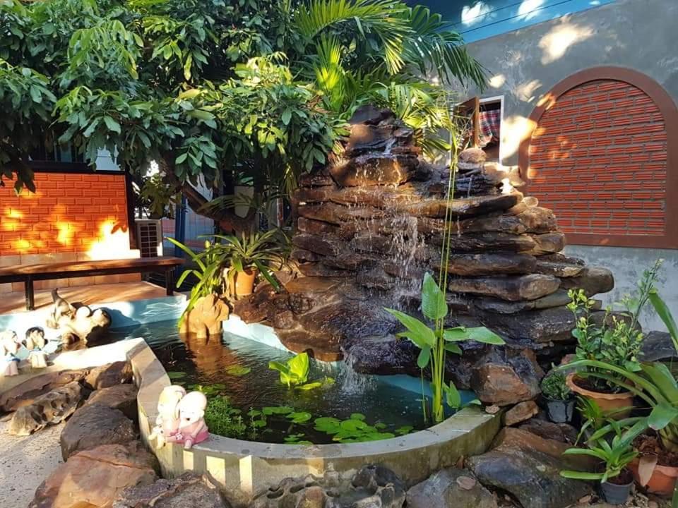 Hostel Sun Smile Ubon Ratchathani Exteriér fotografie